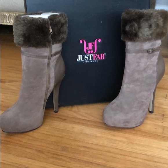 Faux fur trimmed suede and leather booties - Picture 2 of 4